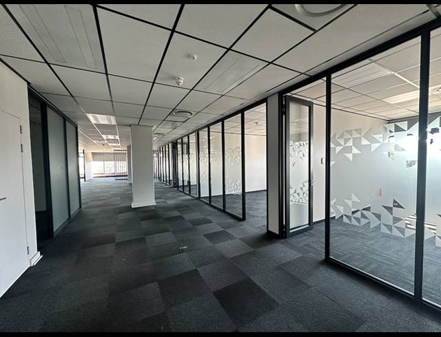 1,679M² OFFICE TO LET IN SOMERSET PARK